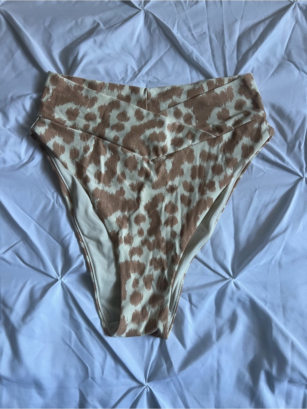 aerie NWT High-Waisted Bikini Bottoms in Cream and Light Brown Print